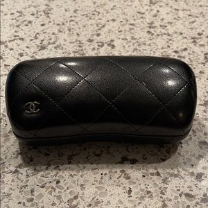 Chanel large aviator sunglasses case